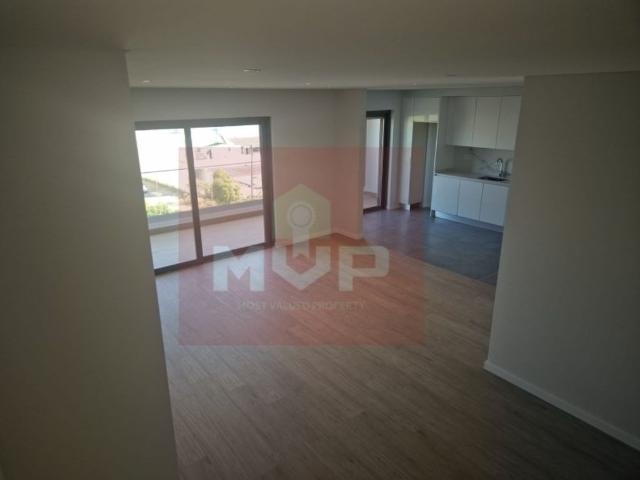 à venda Luxuoso apartamento de 122 m2, Montenegro, Faro
