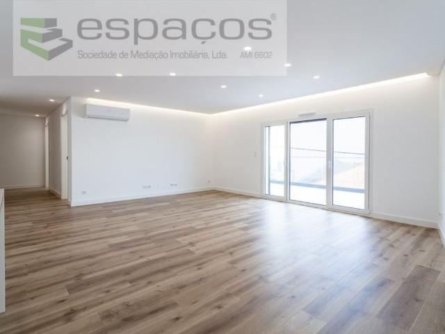 à venda Apartamento de alto padrão, Centro Sao Joao da Talha, Loures, Lisboa