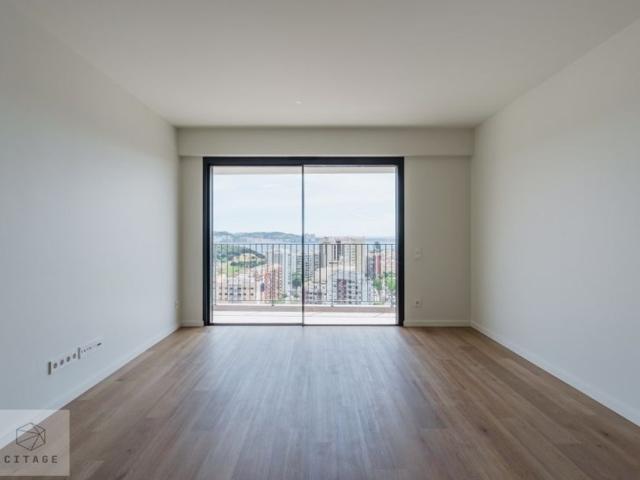 à venda Apartamento de alto padrão de 140 m2, Miraflores Alges, Oeiras, Lisboa