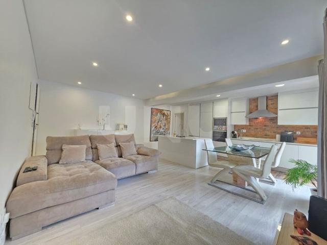 à venda Apartamento de alto padrão de 148 m2, Almada, Portugal