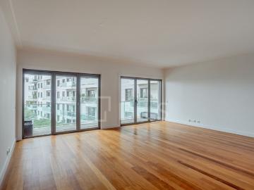 à venda Apartamento de alto padrão de 160 m2, Avenida Infante Santo Lapa, Lisboa