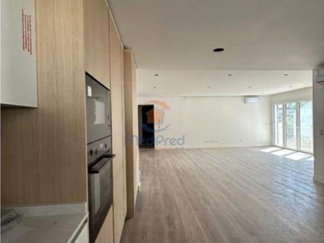 à venda Apartamento de alto padrão de 160 m2, Ramada, Odivelas, Lisboa