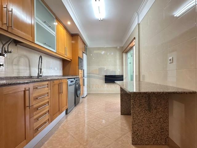 à venda Apartamento de alto padrão de 182 m2, Amadora, Portugal