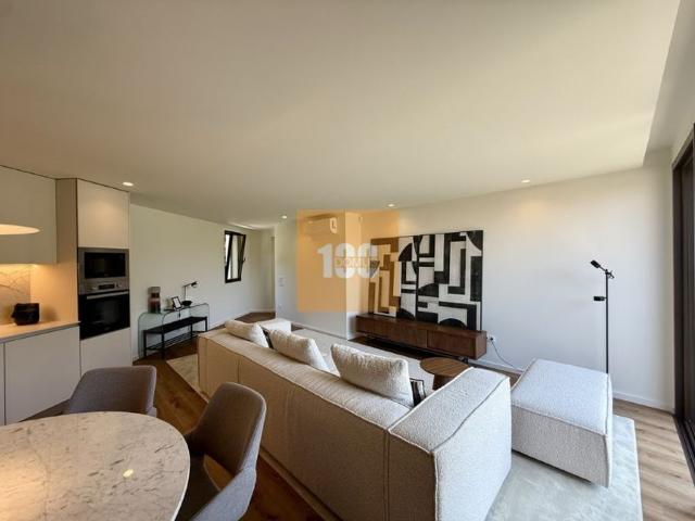 à venda Apartamento de alto padrão de 100 m2, Vila Nova de Gaia, Porto