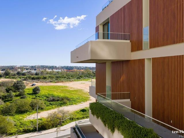 à venda Apartamento de alto padrão de 102 m2, Praia da Rocha, Faro