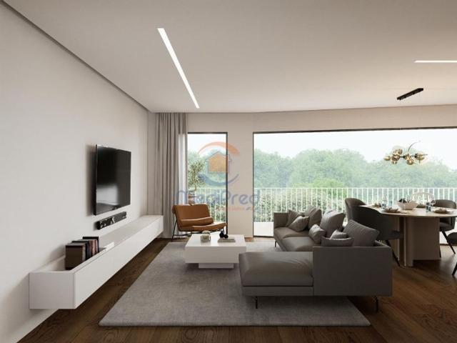 à venda Apartamento de alto padrão de 122 m2, Famoes, Odivelas, Lisboa