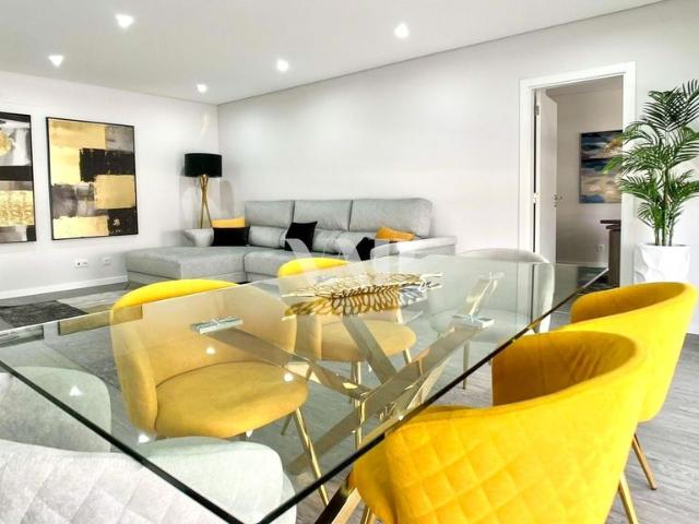 à venda Apartamento de alto padrão de 129 m2, Quelfes, Faro