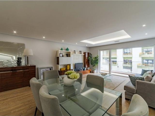 à venda Apartamento de alto padrão de 137 m2, Carcavelos e Parede, Portugal