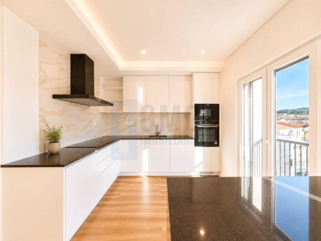 à venda Apartamento de alto padrão de 213 m2, Canecas, Odivelas, Lisboa