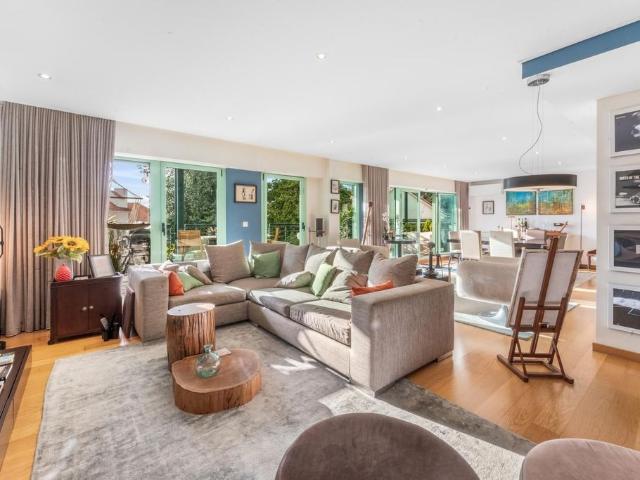 à venda Apartamento de alto padrão de 220 m2, Oeiras, Lisboa