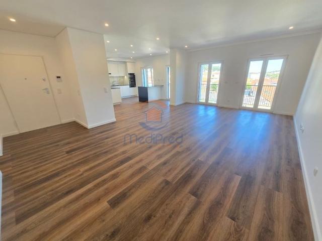 à venda Apartamento de alto padrão de 230 m2, Canecas, Odivelas, Lisboa