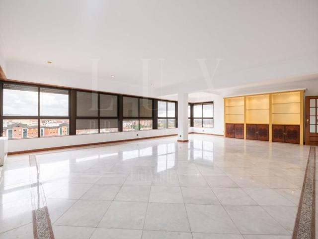 à venda Apartamento de alto padrão de 357 m2, Coimbra