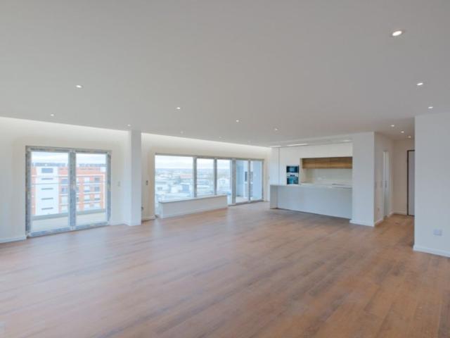 à venda Apartamento de alto padrão de 400 m2, Afonsoeiro, Montijo, Setúbal
