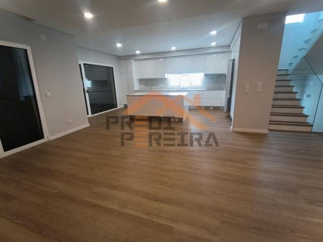 à venda Apartamento de alto padrão de 80 m2, Paradela, Loures, Lisboa