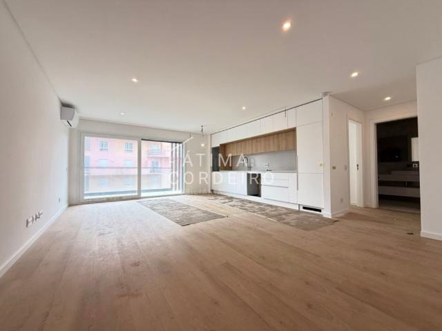 à venda Luxuoso apartamento de 82 m2, Almada, Portugal