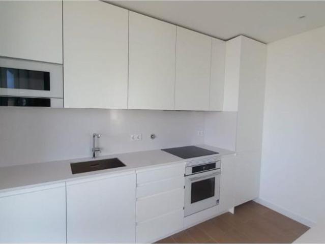 à venda Apartamento de alto padrão de 92 m2, Avenida Marginal, Alcobaça, Leiria