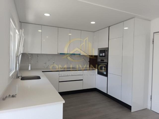 à venda Apartamento de luxo de 106 m2, Santa Marta do Pinhal, Seixal, Setúbal