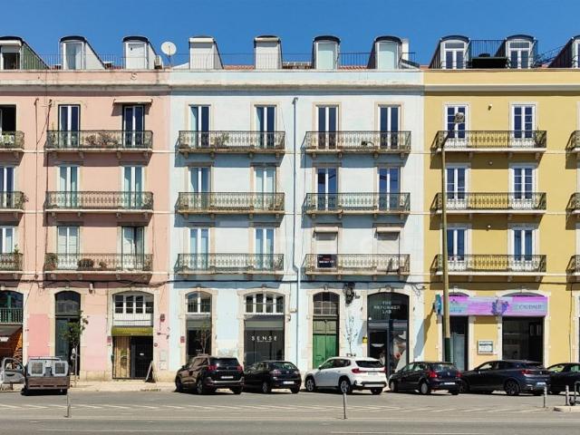 à venda Apartamento de luxo de 111 m2, 24 de Julho, Lisboa