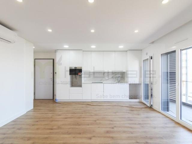 à venda Apartamento de luxo de 125 m2, Santo Antonio de Cavaleiros, Loures, Lisboa