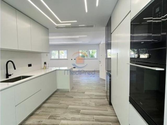 à venda Luxuoso apartamento de 125 m2, Vale de Figueira Sao Joao da Talha, Loures, Lisboa