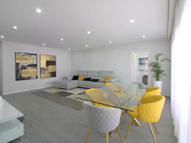 à venda Luxuoso apartamento, Olhão, Faro