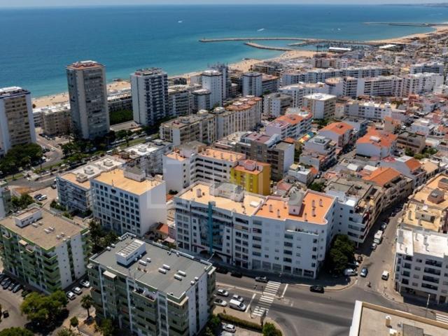 à venda Luxuoso apartamento de 210 m2, Quarteira, Loulé, Faro