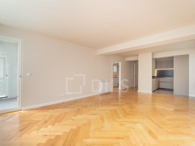 à venda Apartamento de alto padrão de 72 m2, Bolhao Santo Ildefonso, Porto