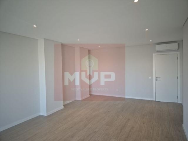 à venda Apartamento de alto padrão de 310 m2, Montenegro, Faro