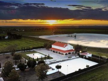 à venda Casa de alto padrão de 478 m2, Beja