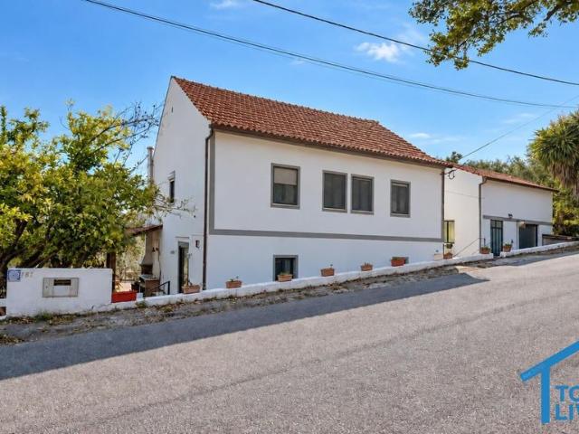 à venda Casa geminada de 357 m2, Tomar, Santarém