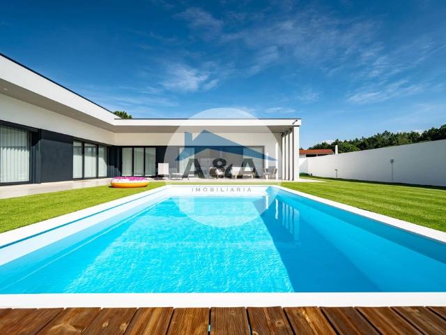 à venda Casa geminada de alto padrão, Alcobaça, Leiria
