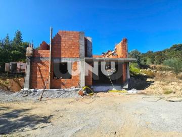 à venda Casa de alto padrão de 155 m2, Vouzela, Viseu