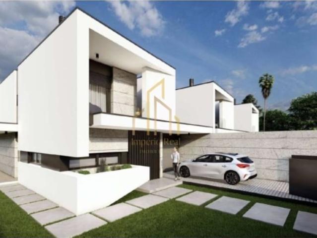 à venda Casa Exclusiva, Vila Nova de Famalicão, Braga