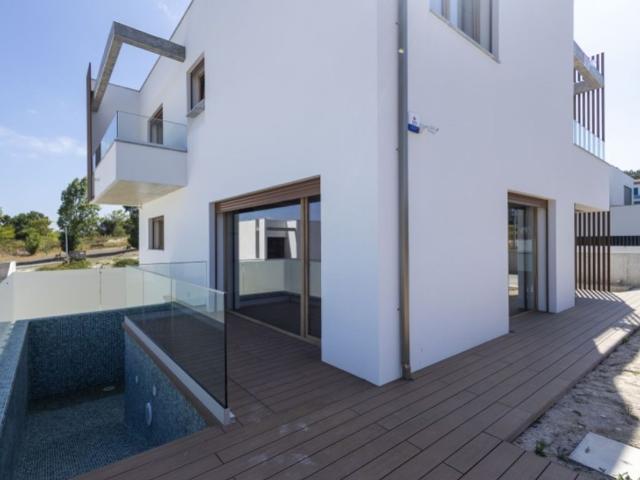 à venda Casa de 208 m2, Urbanizacao Portela da Vila, Torres Vedras, Lisboa