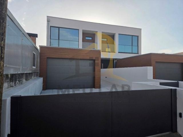 à venda Casa de 200 m2, Aveiro