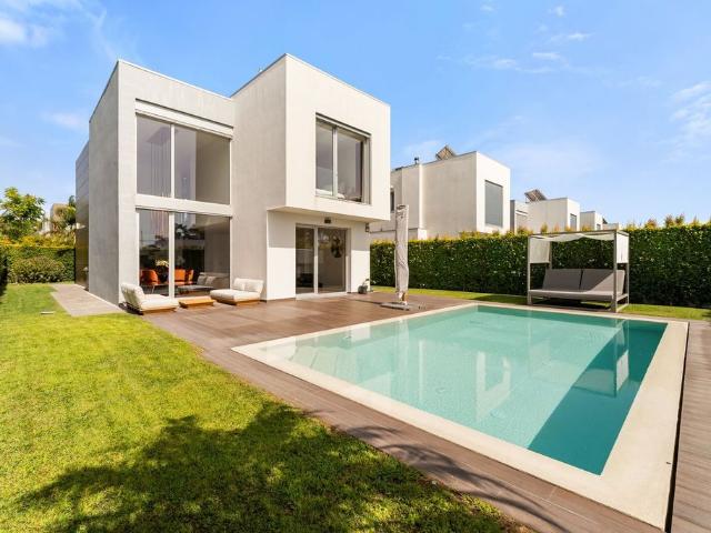 à venda Casa de 214 m2, Almada, Portugal