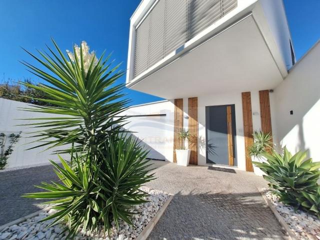 à venda Casa de 217 m2, Loures, Lisboa