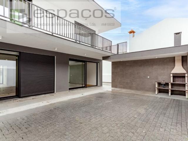 à venda Casa de 241 m2, Loures, Lisboa
