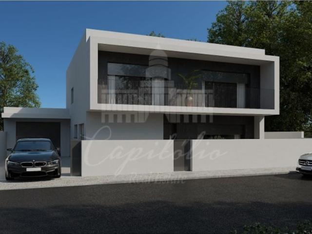 à venda Casa de 272 m2, Entroncamento, Portugal