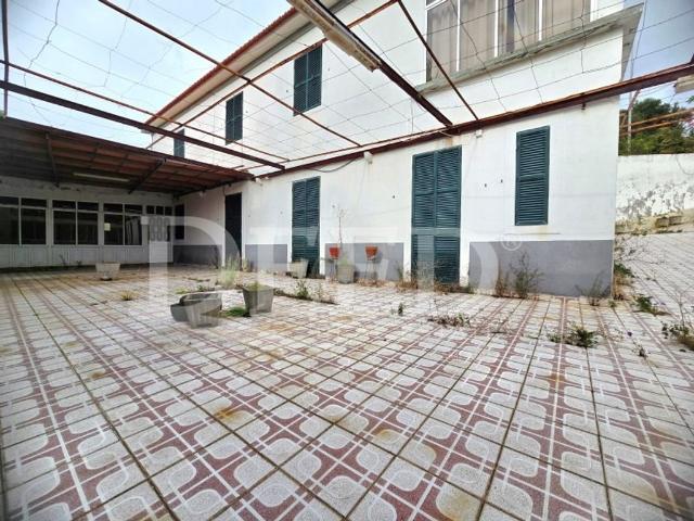 à venda Casa de alto padrão de 320 m2, Estrela, Calheta, Madeira