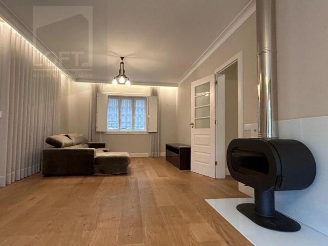 à venda Casa de alto padrão de 344 m2, Guimarães, Braga