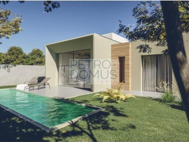 à venda Casa de alto padrão de 250 m2, Cortes, Leiria