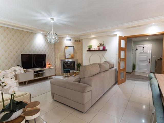 à venda Casa de alto padrão de 211 m2, Seixal, Setúbal