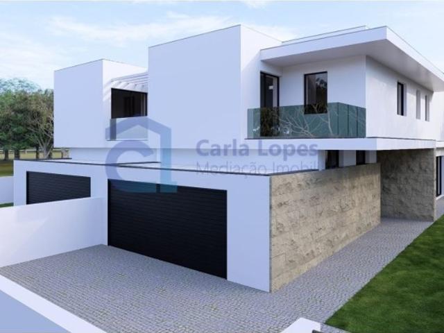 à venda Casa de alto padrão de 251 m2, Santa Maria da Feira, Aveiro