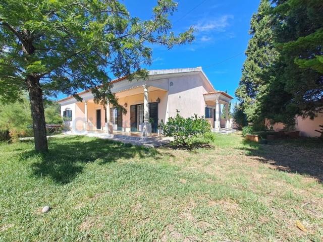 à venda Casa de alto padrão de 253 m2, Caldas da Rainha, Leiria