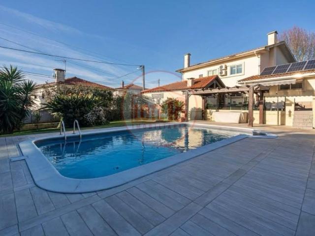 à venda Casa de alto padrão de 262 m2, Oliveira de Azeméis, Portugal