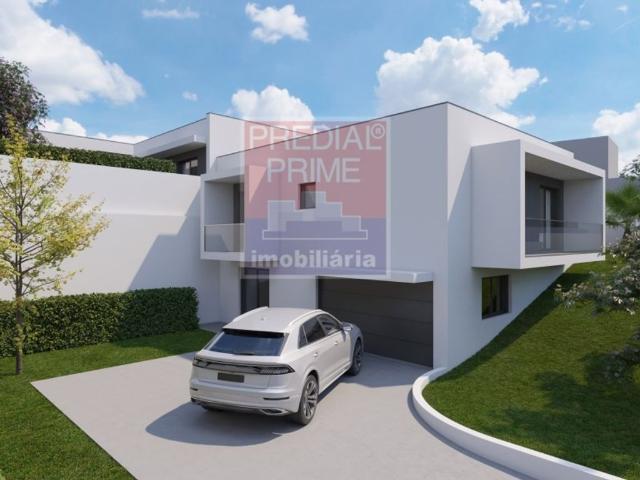 à venda Casa de alto padrão de 272 m2, Santa Maria da Feira, Aveiro