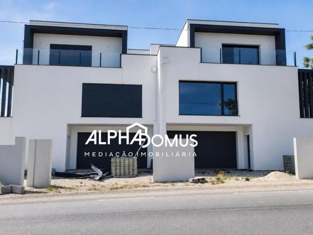 à venda Casa de alto padrão de 299 m2, Leiria, Portugal
