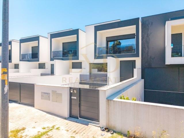 à venda Casa de alto padrão de 343 m2, Paredes, Portugal