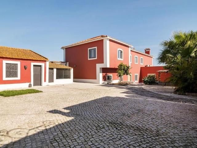 à venda Casa de alto padrão de 368 m2, Almada, Portugal